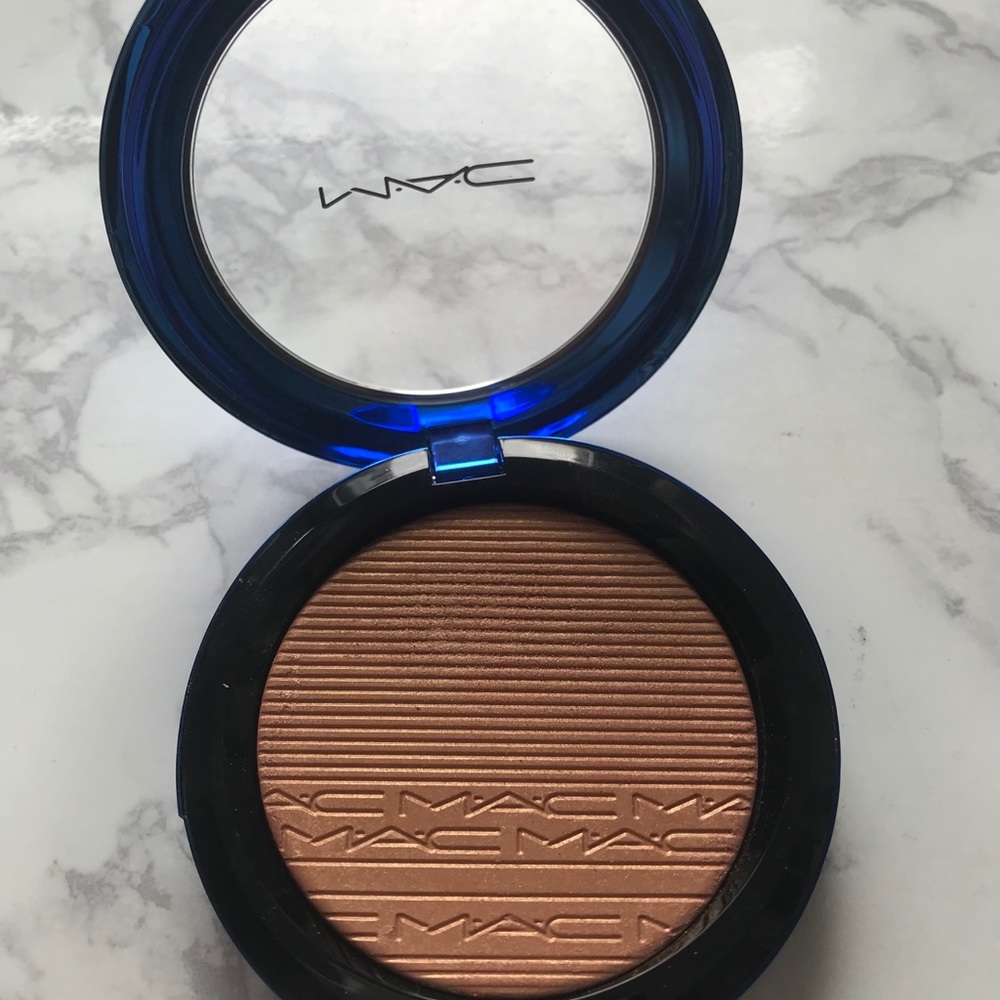 Mac Shade Of Gold Skin Finish